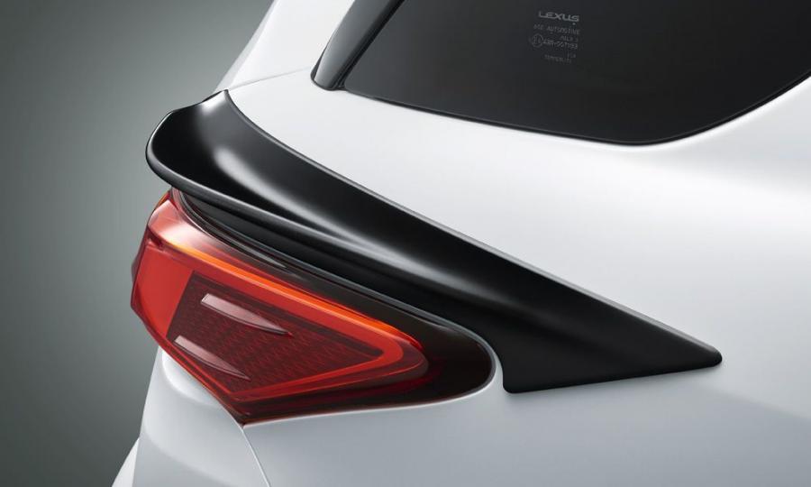 Детали экстерьера Lexus CT200h by TRD 2017 года  (фото 5 из 6)